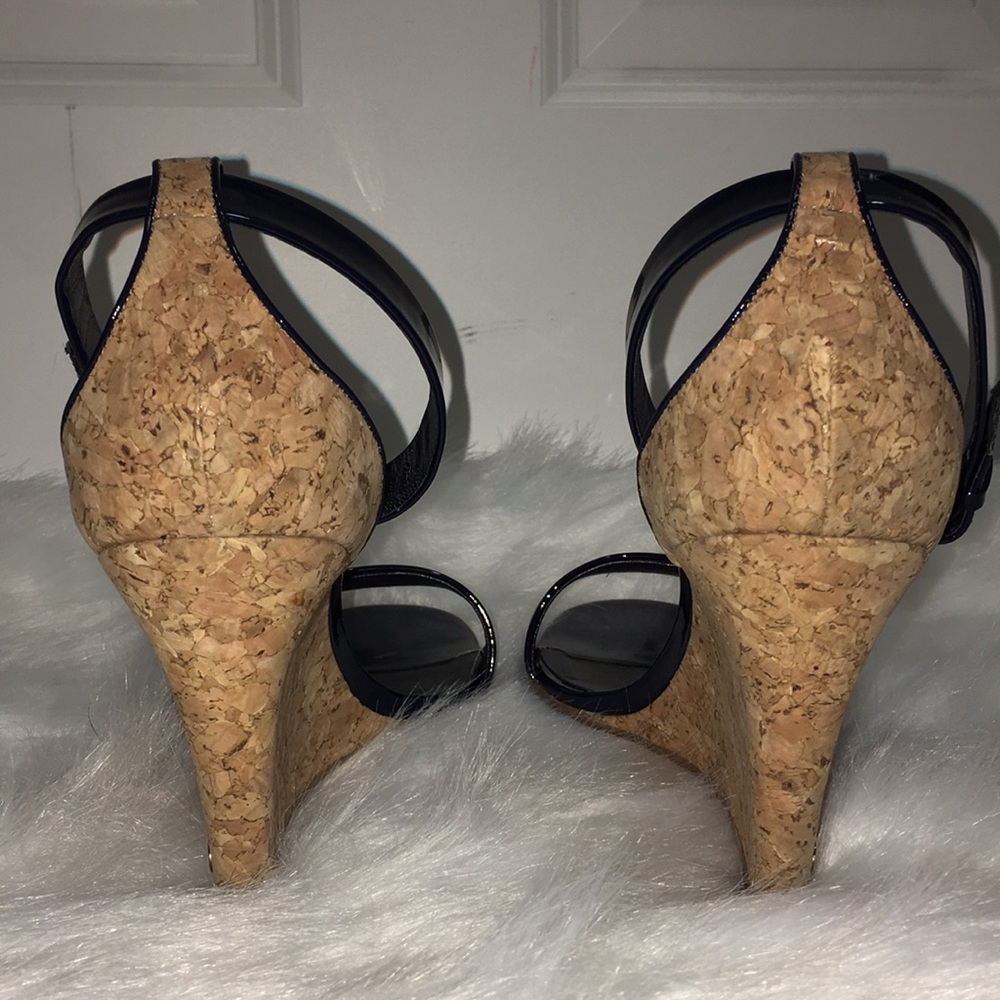 ❌SOLD❌ Gucci, 41, like new navy blue wedges - Picture 5 of 7